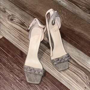 Elegant Nicole Miller Gray and Cream Heels